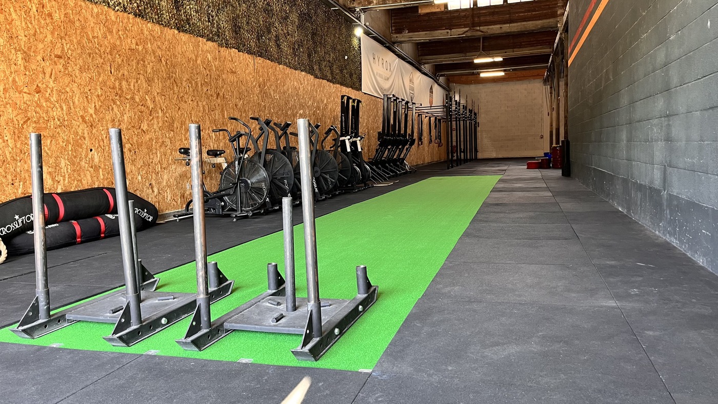 Pratiquer l'HYROX 100% en autonomie à Mulhouse dans l'espace FREE dédié de la box CROSSFIT MULHOUSE FACTORY.
